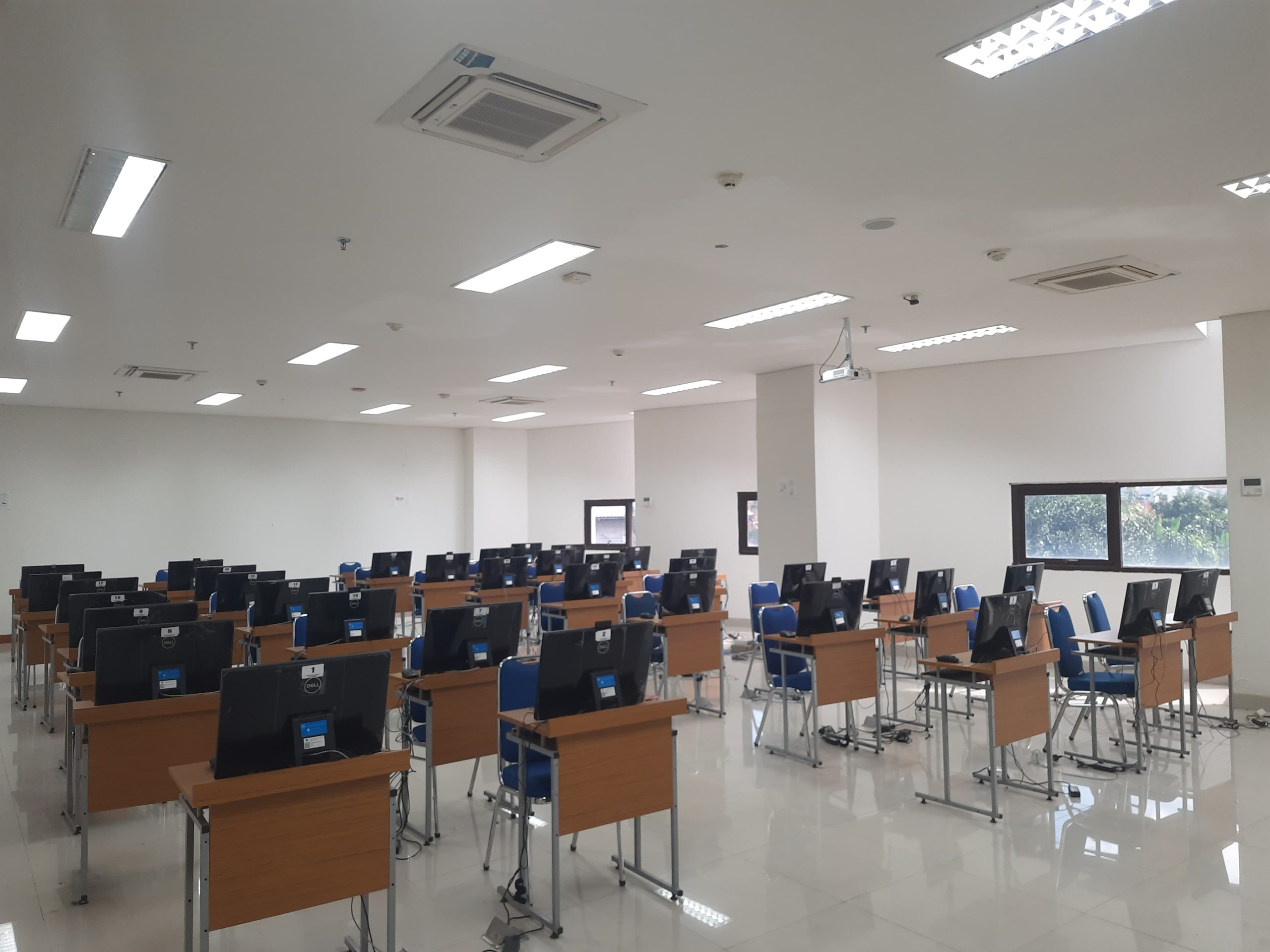 Laboratorium Komputer (3)