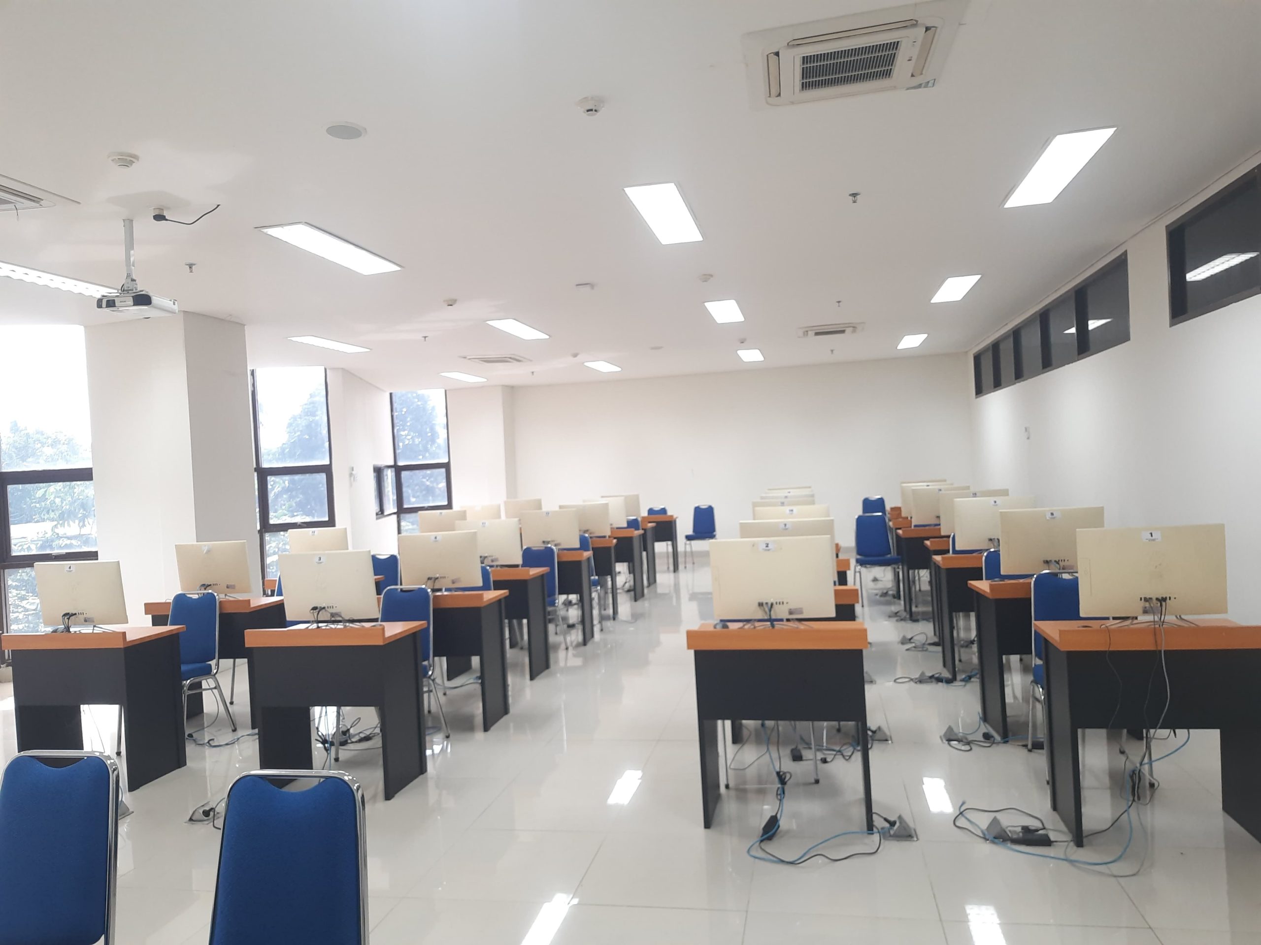 Laboratorium Komputer (5)
