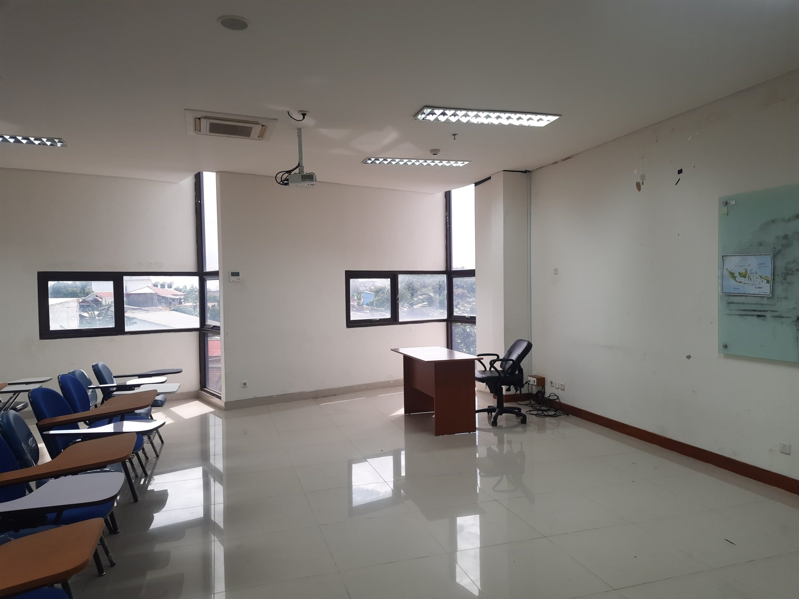 Ruang Kelas (2)